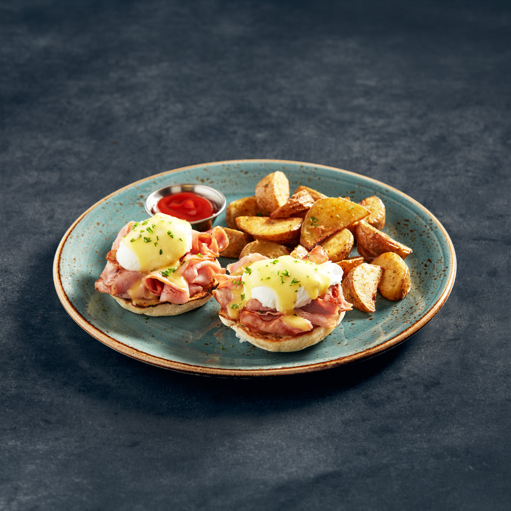 EGGS BENEDICT - CLASSIC